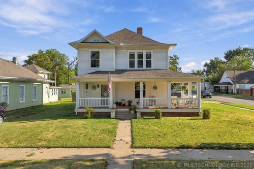 332 E 4th St, Claremore, OK, 74017-7439 | Card Image