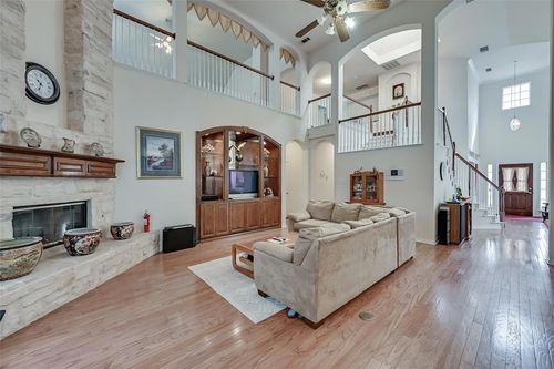 5701 Christy Ln, Haltom City, TX, 76137-2631 | Card Image