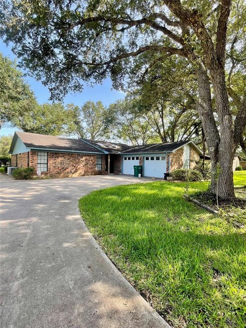 409 Elm Drive, Ganado, TX, 77962 | Card Image