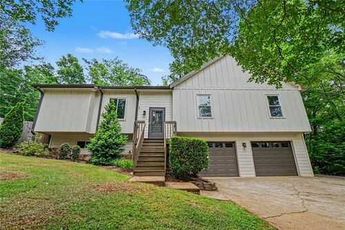 2708 Hawk Dr Ne, Marietta, GA, 30066-1525 | Card Image