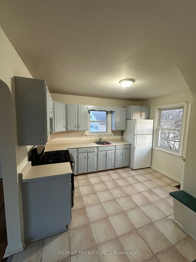 24 Simonton Dr, House other with 3 bedrooms, 1 bathrooms and 3 parking in Chatham ON | Image 9