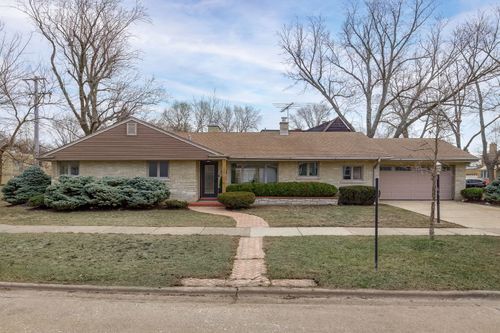 501 Byrd Rd, Riverside, IL, 60546-1730 | Card Image