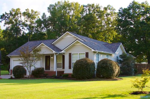 520 Josh St, Rainbow City, AL, 35906-6012 | Card Image