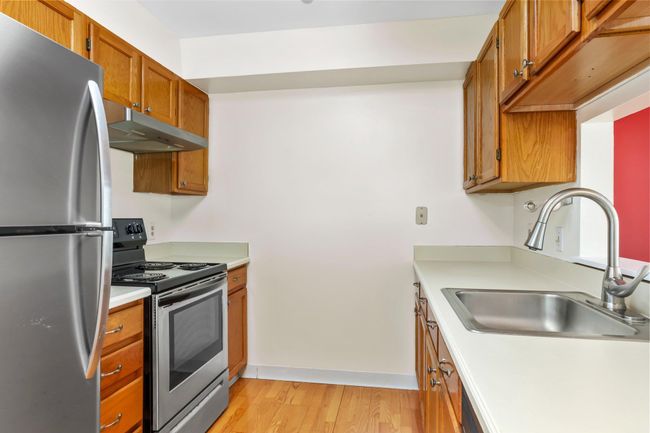 Kitchen with newer appliances | Image 6