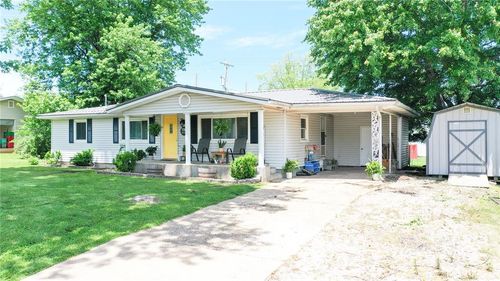 1110 W 3rd St, Salem, MO, 65560-2727 | Card Image