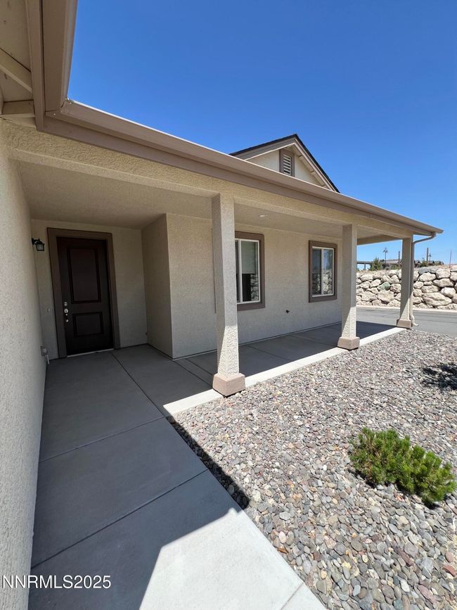 576 Country Hollow Dr, House other with 3 bedrooms, 2 bathrooms and 2 parking in Fernley NV | Image 5