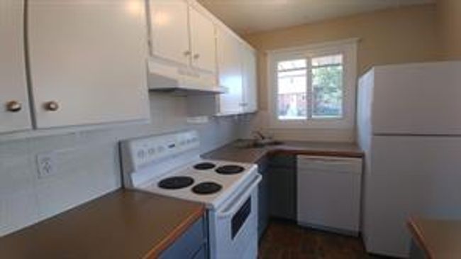 4504 47 St, Home with 2 bedrooms, 1 bathrooms and 2 parking in Innisfail AB | Image 6