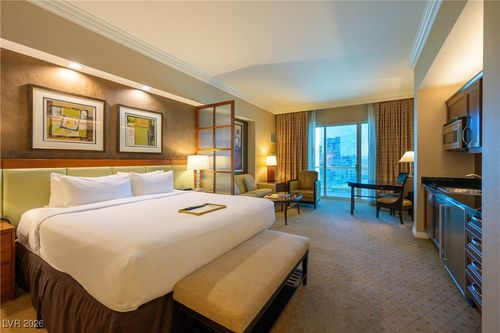 2011-145 E Harmon Ave, Las Vegas, NV, 89109-4504 | Card Image