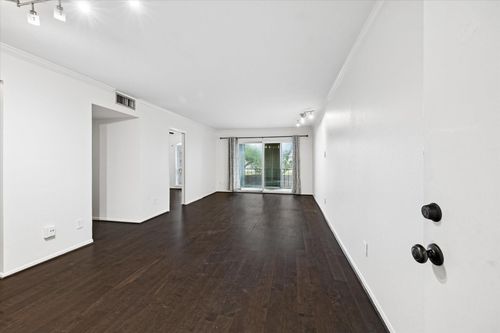 apt-103-7575 Katy Fwy, Houston, TX, 77024-2118 | Card Image