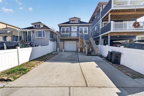 84 Pine St, Long Beach, NY, 11561-2115 | Card Image
