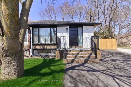 69 Marlin Crt, Newmarket, ON, L3Y2W7 | Card Image