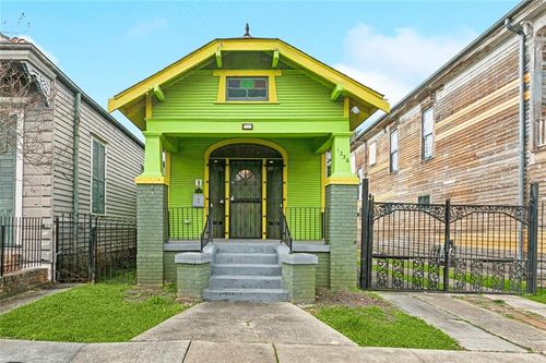 1236 Alvar St, New Orleans, LA, 70117-5204 | Card Image