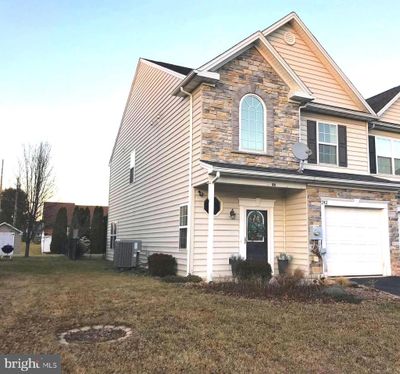 61 - 242 Whitley Dr, Townhouse with 3 bedrooms, 2 bathrooms and null parking in CHAMBERSBURG PA | Image 1