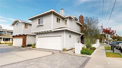136 23rd St, Costa Mesa, CA, 92627-1705 | Card Image