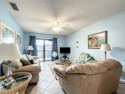 271 - 4409 Sea Mist Court, Condo with 2 bedrooms, 2 bathrooms and null parking in New Smyrna Beach FL | Image 3