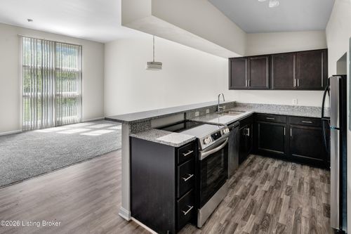 apt-211-2745 Grinstead Dr, Louisville, KY, 40206 | Card Image