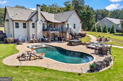 300 Stone Creek Dr, Hull, GA, 30646-3053 | Card Image