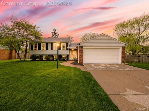 41528 Greenwood Ct, Canton, MI, 48187-3609 | Card Image