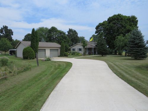 5190 Gratiot Co Line Rd, Fowler, MI, 48835-9602 | Card Image