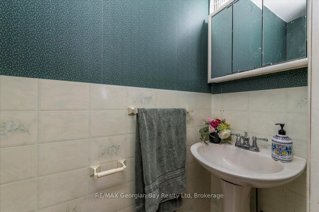 579 Marshall Rd, House other with 4 bedrooms, 3 bathrooms and 6 parking in Tiny ON | Image 9