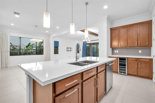 1291 Sw 113 Th Way, House other with 3 bedrooms, 3 bathrooms and null parking in Pembroke Pines FL | Image 6