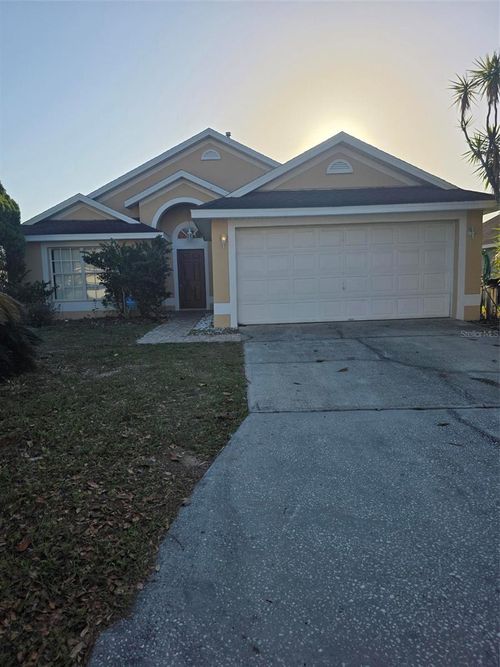 689 Cornwallis Dr, DAVENPORT, FL, 33897-8045 | Card Image