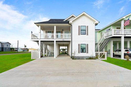 1529 S Live Oak St, Rockport, TX, 78382-2237 | Card Image