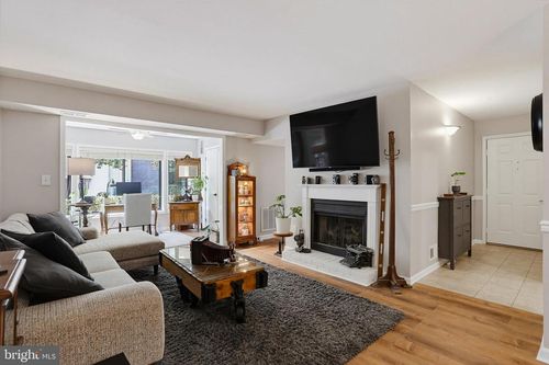 2205 Hunters Run Dr, RESTON, VA, 20191-2831 | Card Image