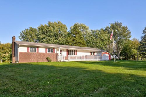 9941 Bender Rd, Frankenmuth, MI, 48734-9118 | Card Image