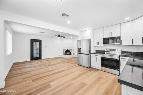 1-3518 E Montecito Ave, Phoenix, AZ, 85018-3946 | Card Image