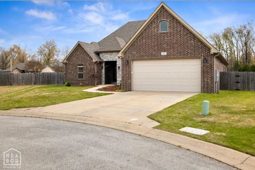 828 Laura Lea, Jonesboro, AR, 72401-9262 | Card Image