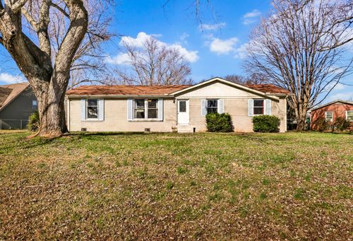 2206 Green Acres Dr, Clarksville, TN, 37042-8612 | Card Image