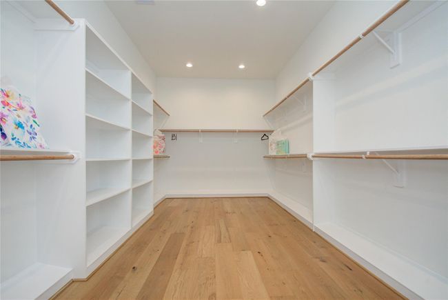 Primary Closet | Image 16
