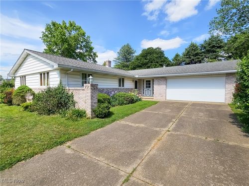 405 2nd Ave Sw, Beach City, OH, 44608-6109 | Card Image