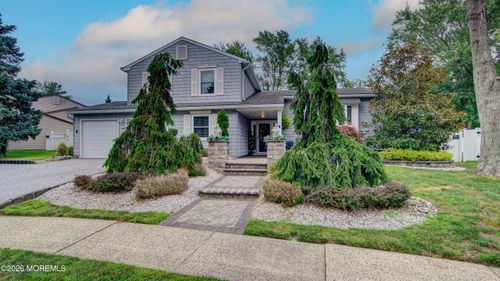 5 Bugle Ct, Howell, NJ, 07731-1649 | Card Image
