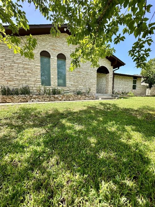 7221 S Brook Dr, Austin, TX, 78736-1946 | Card Image