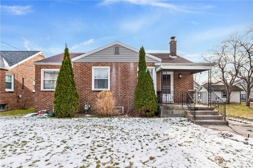 209 Line Ave, Ellwood City, PA, 16117-1157 | Card Image