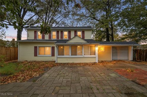 1552 E 254th St, Euclid, OH, 44117-1202 | Card Image