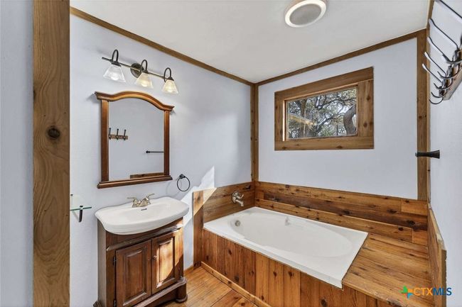 1012 7 Th St, House other with 2 bedrooms, 2 bathrooms and null parking in Blanco TX | Image 14