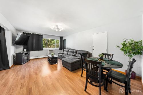 apt-2b-20 Lake Ave, East Brunswick, NJ, 08816-1810 | Card Image