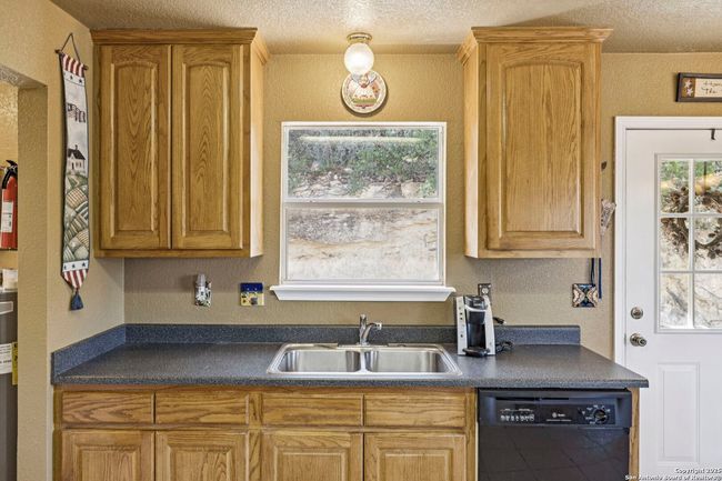 5014 Bump Gate Rd, House other with 3 bedrooms, 2 bathrooms and null parking in Pipe Creek TX | Image 15