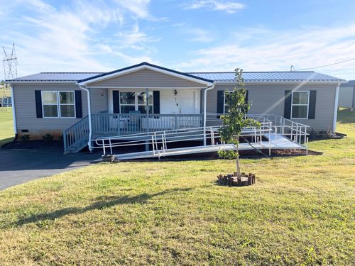 671 Towers Dr, Dandridge, TN, 37725-1806 | Card Image