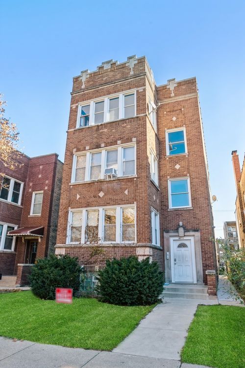 6321 N Oakley Ave, Chicago, IL, 60659-2061 | Card Image