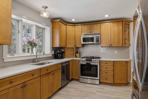 1 Pheasant Ln, Portsmouth, NH, 03801-5897 | Card Image