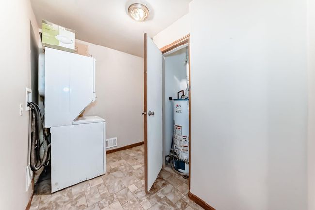 6 - 927 19 A Street, House other with 2 bedrooms, 1 bathrooms and 2 parking in Spruce View AB | Image 24