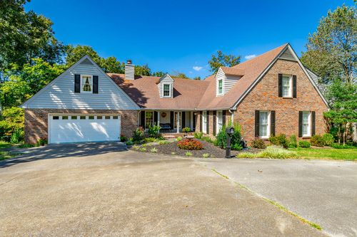 9231 Mountain Shadows Dr, Chattanooga, TN, 37421-3427 | Card Image