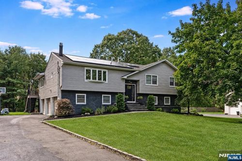 23 Douglas Dr, Towaco, NJ, 07082-1415 | Card Image