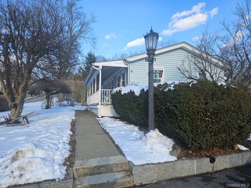 28 Putnam Dr, Carmel, NY, 10512-5645 | Card Image