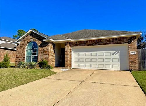 1112 Walnut Bnd, Brenham, TX, 77833-5896 | Card Image