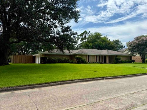 925 Stacewood Dr, Beaumont, TX, 77706-5445 | Card Image